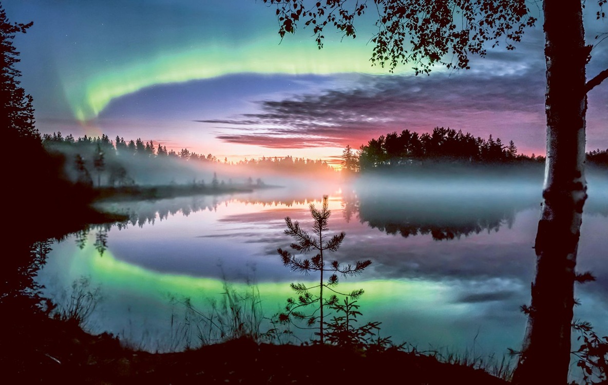 Northern Lights_Finland_Nurmes_mirror_aurora_c_Asko Kuittinen_optimized