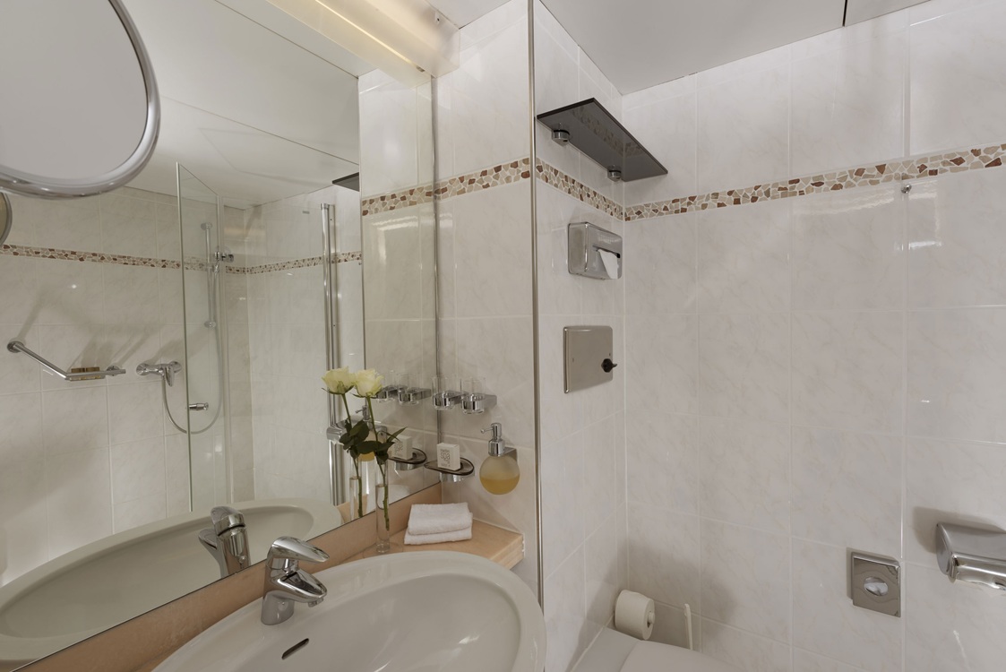 SBS_115_Bad-Dusche